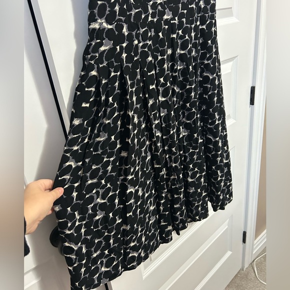 Talbots Black Gray Printed Dress Cap Sleeve Keyhole Front Classic Pleated Skirt - Picture 3 of 8